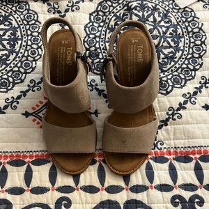 TOMS Majorca cut out block heel sandal